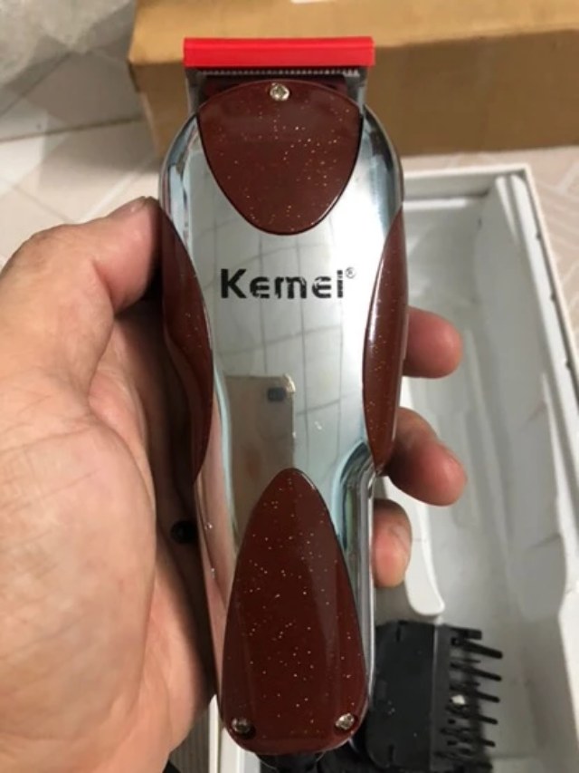Mặt trước tông đơ cắt tóc cắm điện trực tiếp KEMEI KM-8856