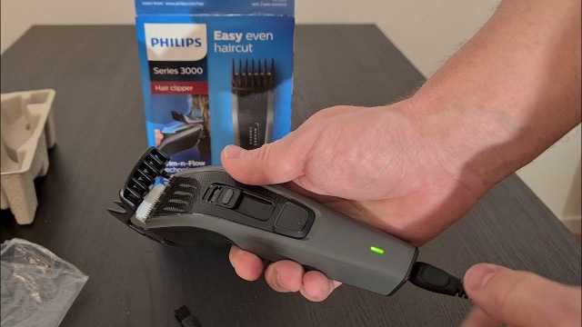 Tông đơ cắt tóc Philips HC3520 sạc rất nhanh